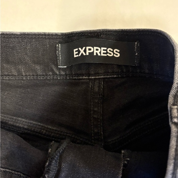 Express black cuffed jean mom shorts shortie shorts size 4 - Picture 3 of 5